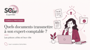Une entrepreneuse prépare ses factures et relevés bancaires pour les transmettre à son expert-comptable via une plateforme en ligne.